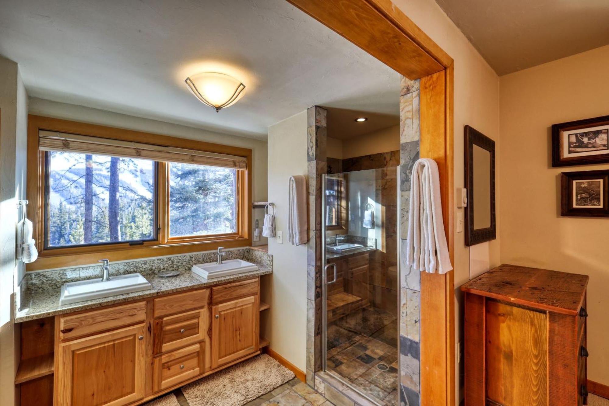 Rising Bull Lodge Big Sky Exterior foto